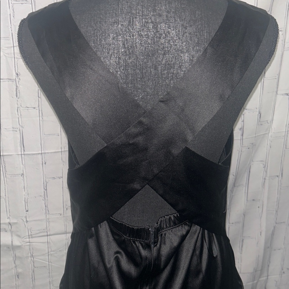 EUC Torrid Elegant Black Sleeveless Dress. Criss cross back. Size 14. - Picture 4 of 5